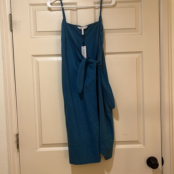 BCBGeneration Dresses & Skirts - NWT BCBGeneration teal wrap dress